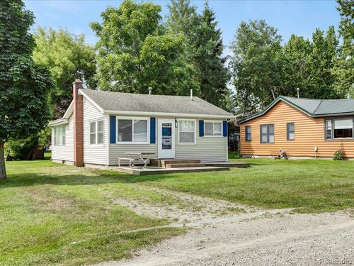 7334 Worth Rd, Lexington, MI, 48450-8964 | Card Image