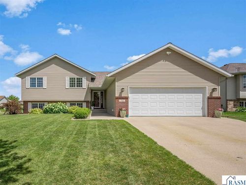 109 La Costa Ln, Mankato, MN, 56001-6204 | Card Image