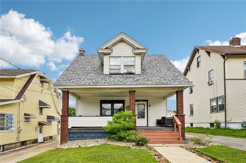 926 Hazel St, New Castle, PA, 16101-4449 | Card Image