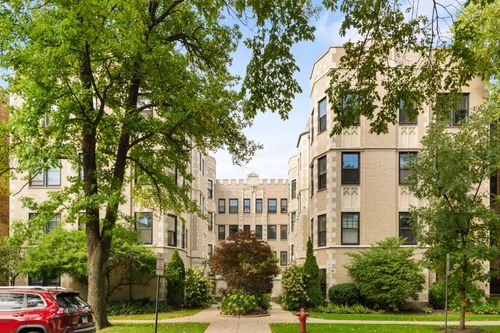 apt-2n-548 Sheridan Rd, Evanston, IL, 60202-4719 | Card Image