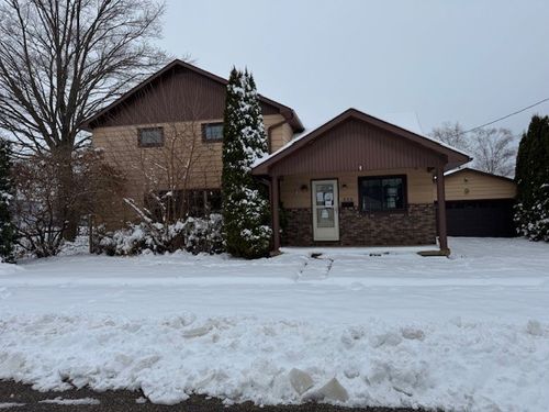 520 High St, Arlington, IA, 50606-9504 | Card Image