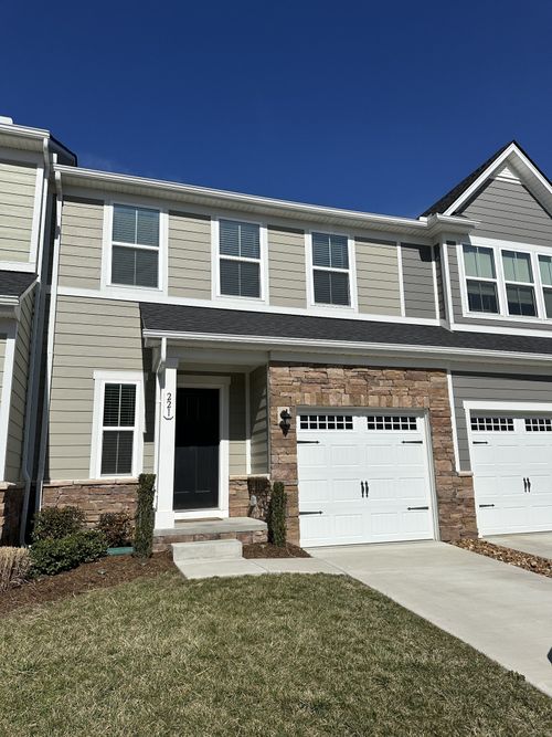 221 Pryor Dr, Gallatin, TN, 37066-5062 | Card Image