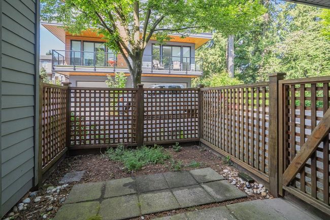 11 - 3025 Baird Road, Townhouse with 3 bedrooms, 2 bathrooms and 1 parking in North Vancouver BC | Image 20