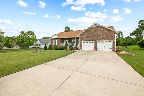 169 Prosperity Dr, Baxter, TN, 38544-3622 | Card Image