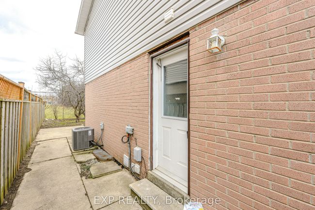 117 Harold St, House attached with 5 bedrooms, 3 bathrooms and 1 parking in Brampton ON | Image 38