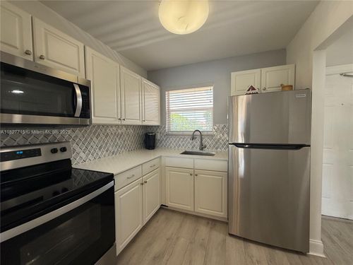 apt-307-8880 Sunrise Lakes Blvd, Sunrise, FL, 33322-1487 | Card Image