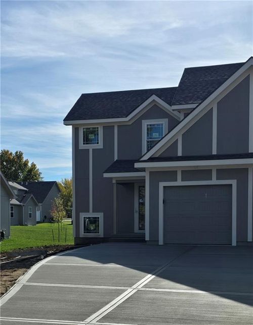 509/511 W Smith Street, Spring Hill, KS, 66083 | Card Image