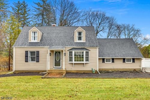 802 E Prospect St, Hackettstown, NJ, 07840-1521 | Card Image