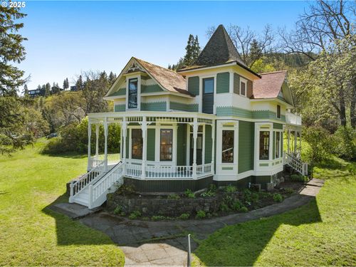 704 3rd Ave, Mosier, OR, 97040-1505 | Card Image