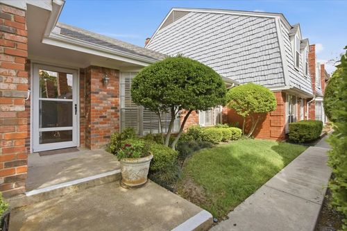 1117 Roaring Springs Rd, Fort Worth, TX, 76114-4485 | Card Image