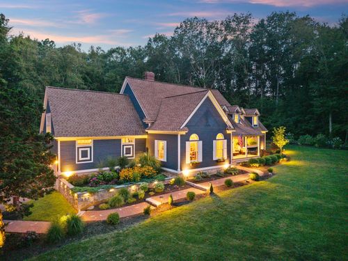 15 Victoria Dr, Hampton Falls, NH, 03844-2032 | Card Image