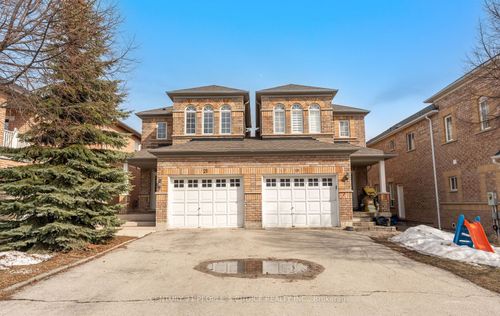 21 Casabel Dr, Maple, ON, L6A3M5 | Card Image