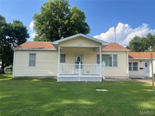 107 W 6th North St, Mount Olive, IL, 62069-1014 | Card Image