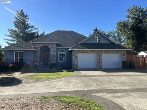 251 Martha Dr, Winchester, OR, 97495-8915 | Card Image