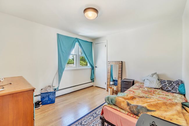 226 Middletown Ave, Home with 6 bedrooms, 2 bathrooms and 8 parking in Wethersfield CT | Image 22