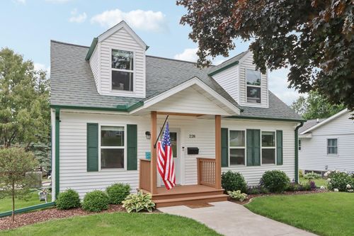 228 N Pleasant Ave, Jefferson, WI, 53549-1034 | Card Image