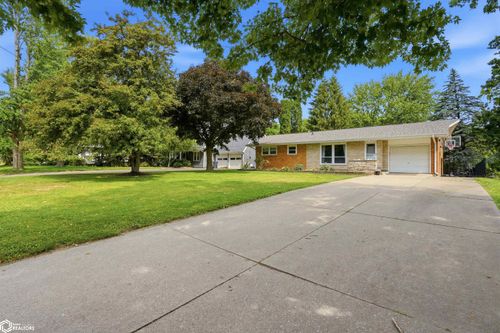 2716 Division St, Burlington, IA, 52601-1614 | Card Image
