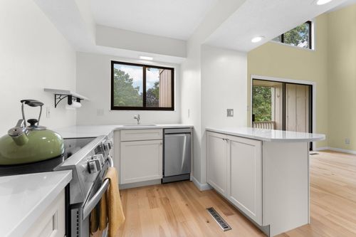 304 Fairway Cv, Tecumseh, MI, 49286-1187 | Card Image