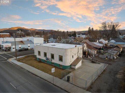 2100 7th St, Baker City, OR, 97814 | Card Image