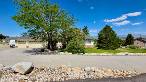 220 Sierra Shadows Ln, Gardnerville, NV, 89460-7705 | Card Image