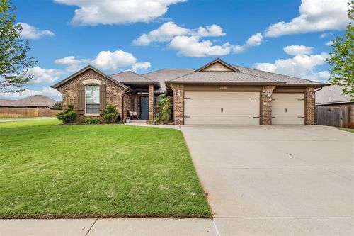 14101 Drakes Way, Yukon, OK, 73099 | Card Image