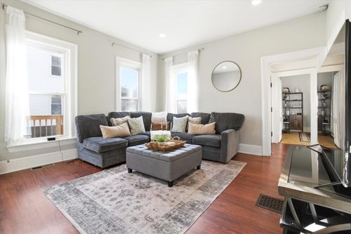 203 Walnut St, Manchester, NH, 03104-3653 | Card Image