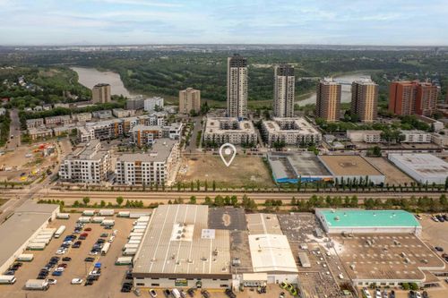 8490 106a Avenue Nw, Edmonton, AB, T5H0S8 | Card Image