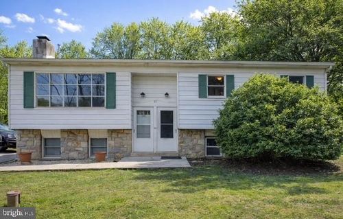 1234 Woodmere Dr, Pottstown, PA, 19464-2720 | Card Image