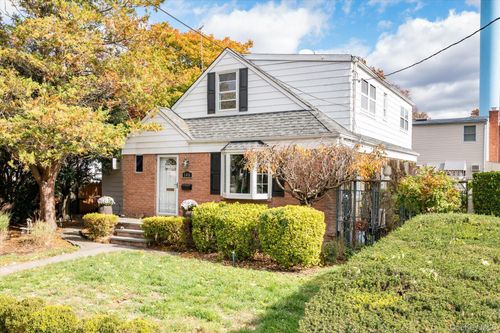 146 Caroline Ave, Garden City, NY, 11530-5510 | Card Image