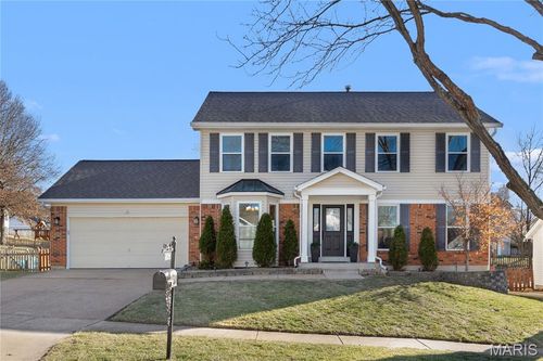 1525 Atlantic Crossing Dr, Fenton, MO, 63026-6921 | Card Image