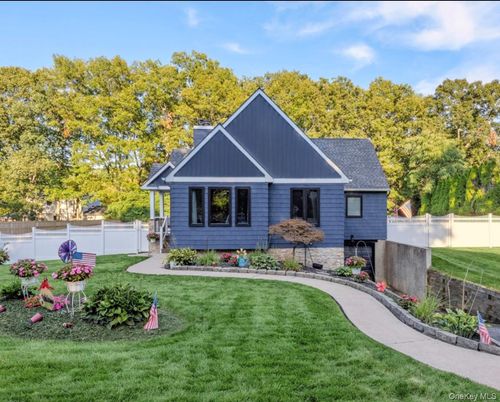 39 Sharon Dr, Coram, NY, 11727-1924 | Card Image