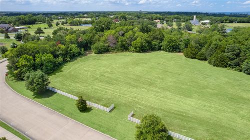 609 Saint James Aly, Sunnyvale, TX, 75182-9132 | Card Image