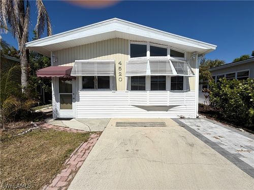 4520 Washington Way E, ESTERO, FL, 33928-4605 | Card Image