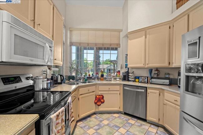 7677 Copper Cove Pl, House other with 3 bedrooms, 2 bathrooms and 1 parking in Antelope CA | Image 11