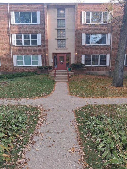 6-4 Sherman Ter, Madison, WI, 53704-4427 | Card Image