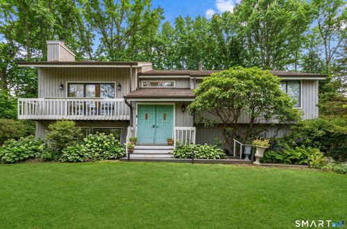 520 Walnut Tree Hill Rd, Shelton, CT, 06484-2044 | Card Image