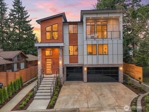 4025 172nd Ave Ne, Redmond, WA, 98052-5675 | Card Image