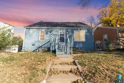 808 Minnesota Ave, House other with 3 bedrooms, 1 bathrooms and null parking in Sioux Falls SD | Image 1