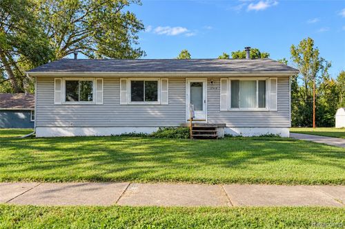 27608 Powers St, Westland, MI, 48186-5149 | Card Image