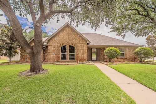 3032 Shenandoah Dr, Bedford, TX, 76021-3260 | Card Image