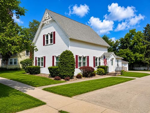 317 Allen St, Clinton, WI, 53525-9784 | Card Image