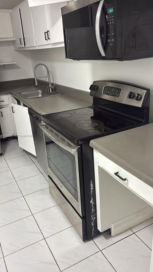 340-1800 Sans Souci Blvd, North Miami, FL, 33181 | Card Image