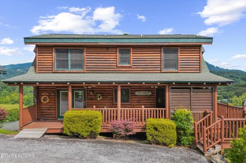 2306 Hollow Branch Way, Pigeon Forge, TN, 37862 | Card Image