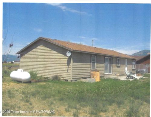 209 W Mill Cir, Alpine, WY, 83128 | Card Image