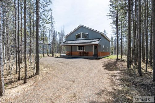 4060 Steelhead Dr, Island Park, ID, 83429-7710 | Card Image