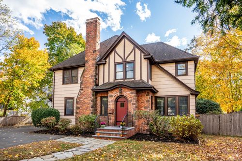 1993 Albany Ave, West Hartford, CT, 06117-1704 | Card Image