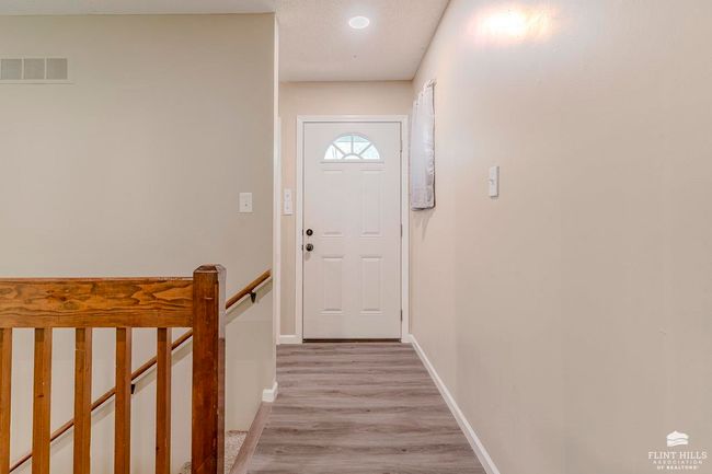 724 Dehoff Dr, House other with 3 bedrooms, 2 bathrooms and null parking in Manhattan KS | Image 8