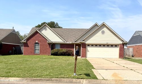 9067 Pimlico Dr, Southaven, MS, 38671-5374 | Card Image