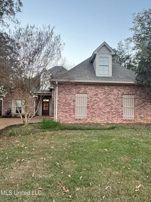 101 Sandstone, Brandon, MS, 39047-7421 | Card Image