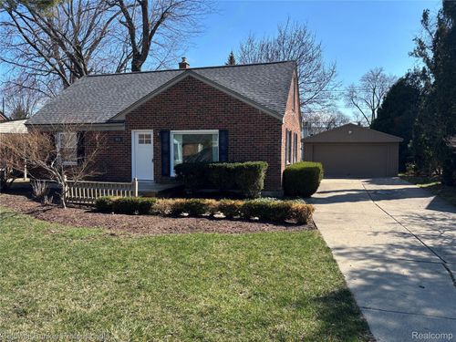 1921 Beverly St, Sylvan Lake, MI, 48320-1507 | Card Image